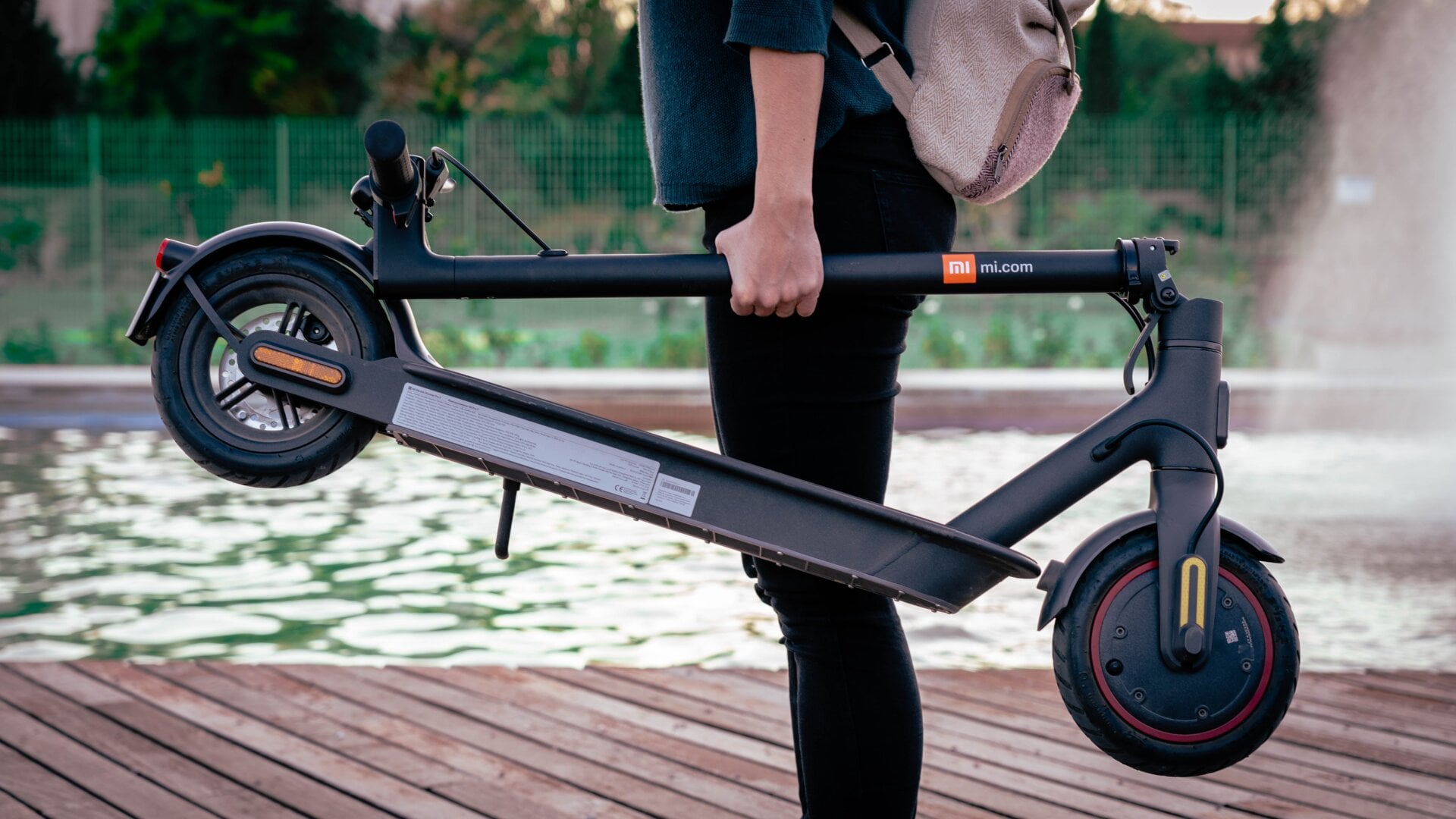 A no ser que tengas unos bíceps generosos, no tardarás en cansarte de cargar con el patinete a cuestas.