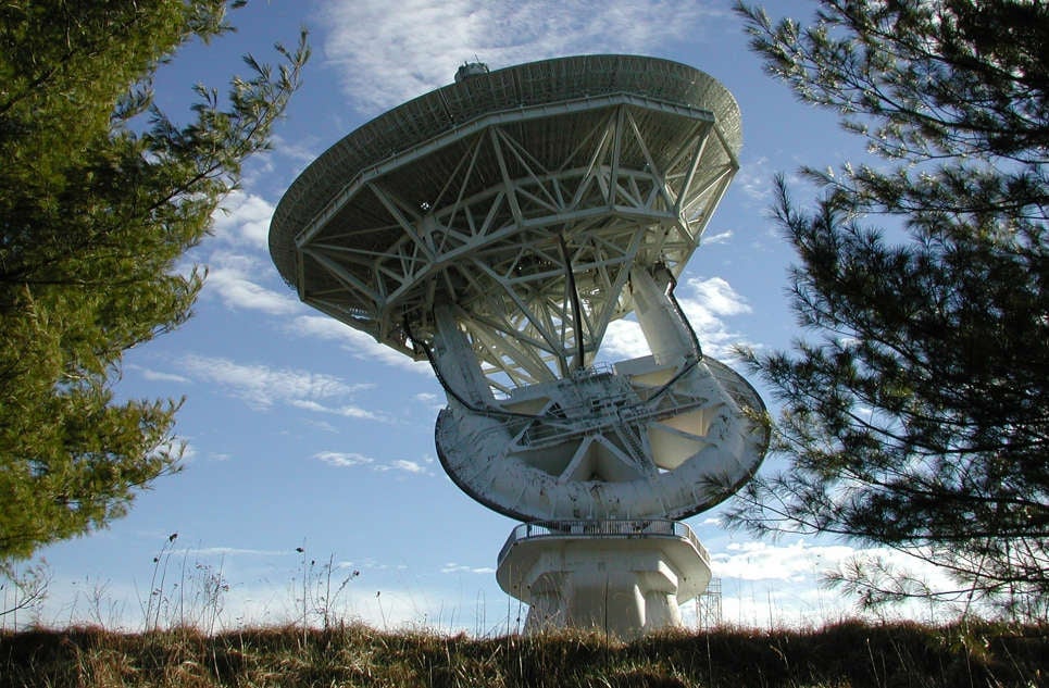 El telescopio en el Observatorio Green Bank.