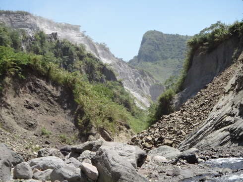 El paisaje de Pinatubo todavía muestra evidencia de la erupción de 1991