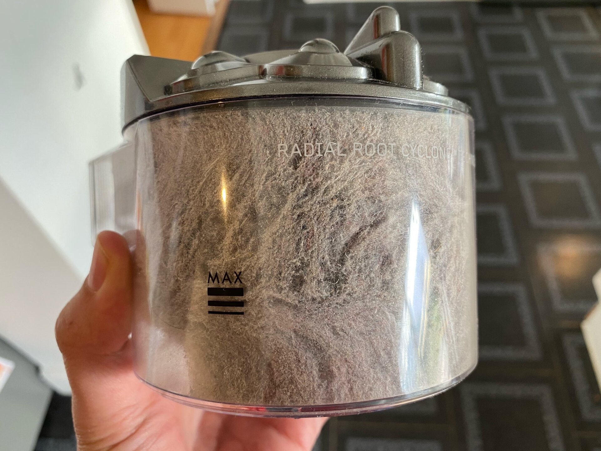 Así quedó el depósito con la moqueta