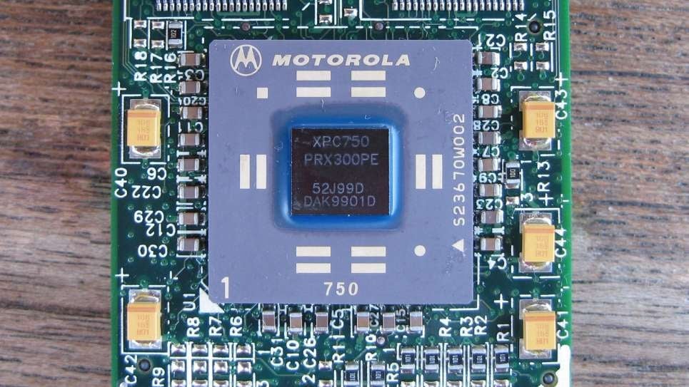 Procesador Motorola PowerPC 750 en el módulo de CPU de un Power Mac G3.