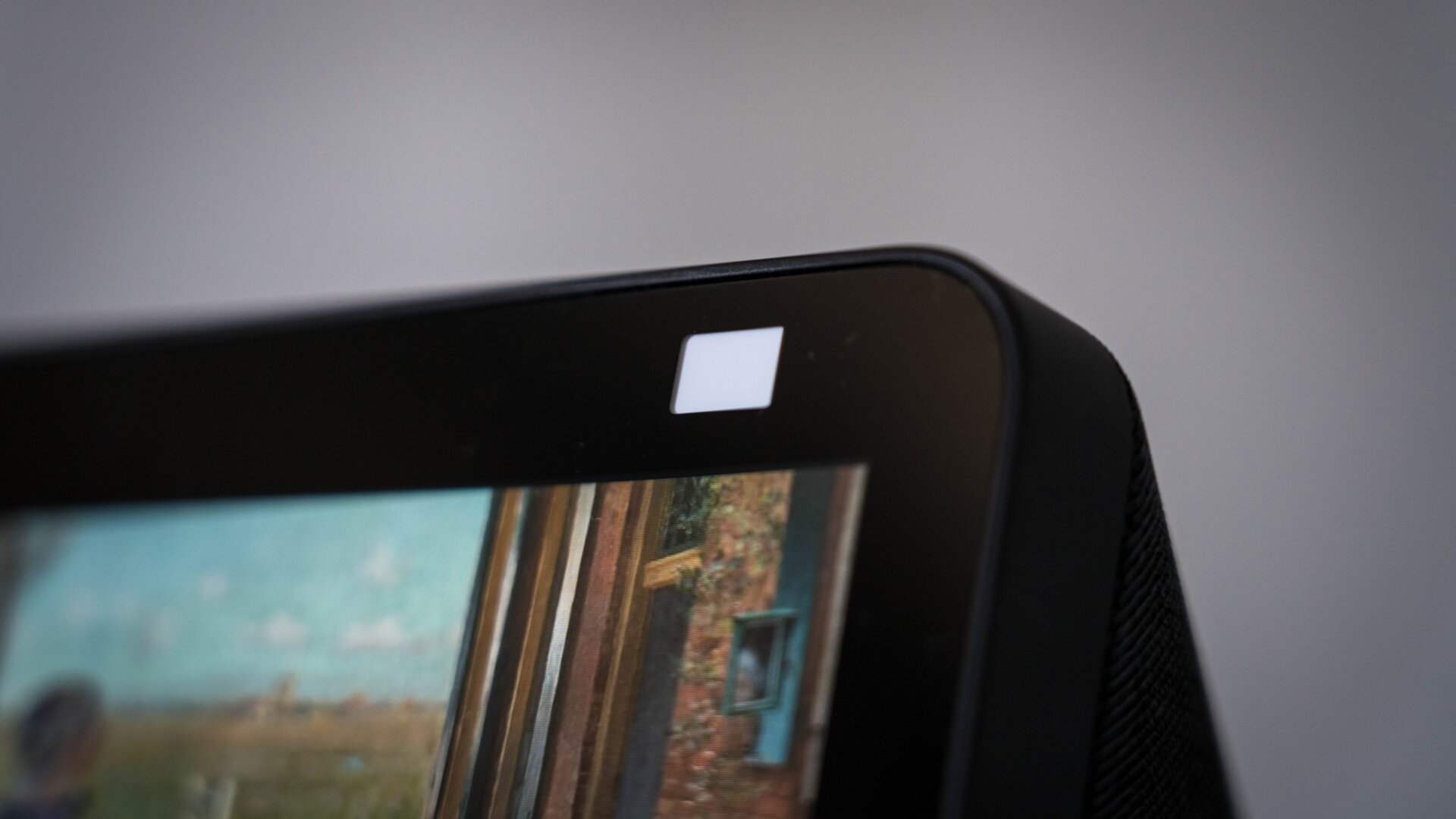 La cámara se puede tapar por completo gracias a una pestaña.