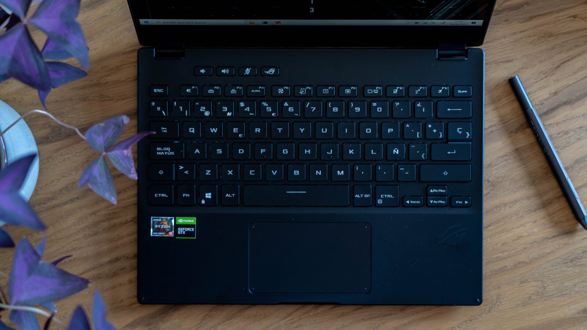 El tacto y la pulsación de las teclas son bastante buenos.