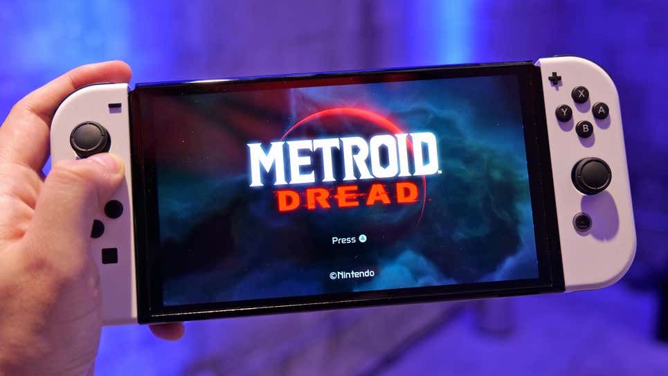 Fíjense en lo bien que se ve el logo del juego en la pantalla.