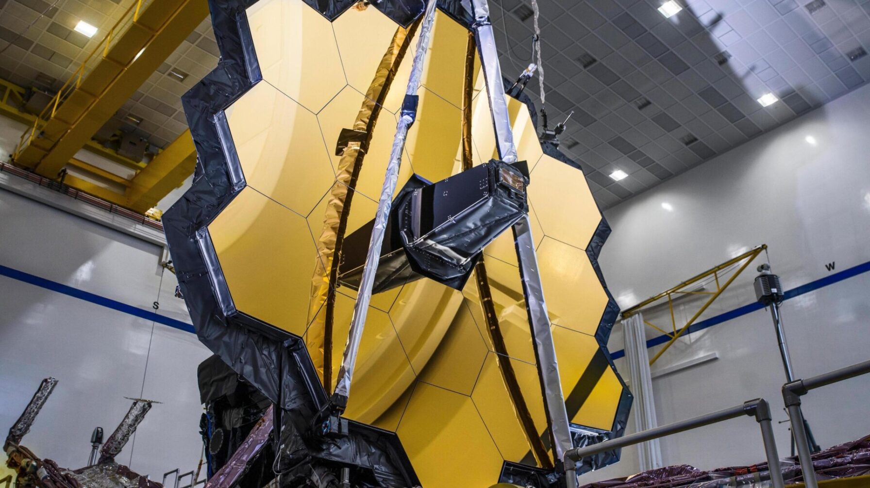 Se vuelve a retrasar el lanzamiento del telescopio espacial James Webb ...