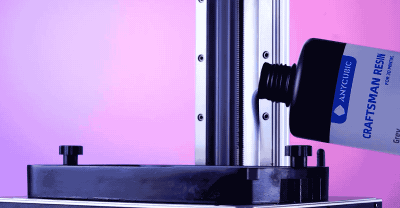 Las impresoras de resina endurecen resina líquida usando luz.