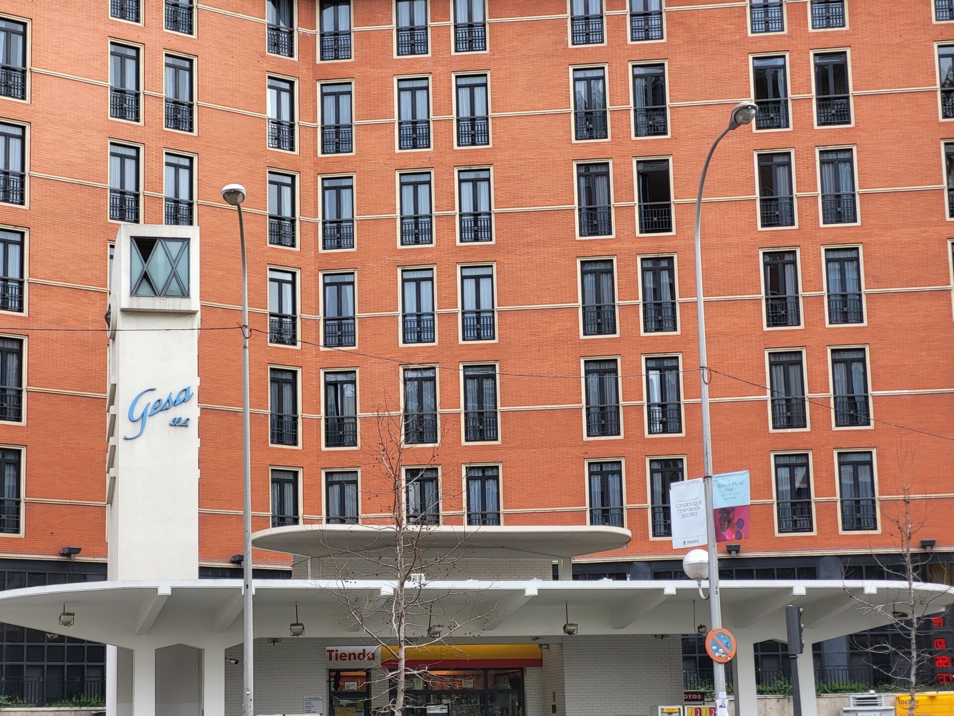 Pese a que el teleobjetivo solo tiene 8 MP consigue rescatar bastantes detalles.