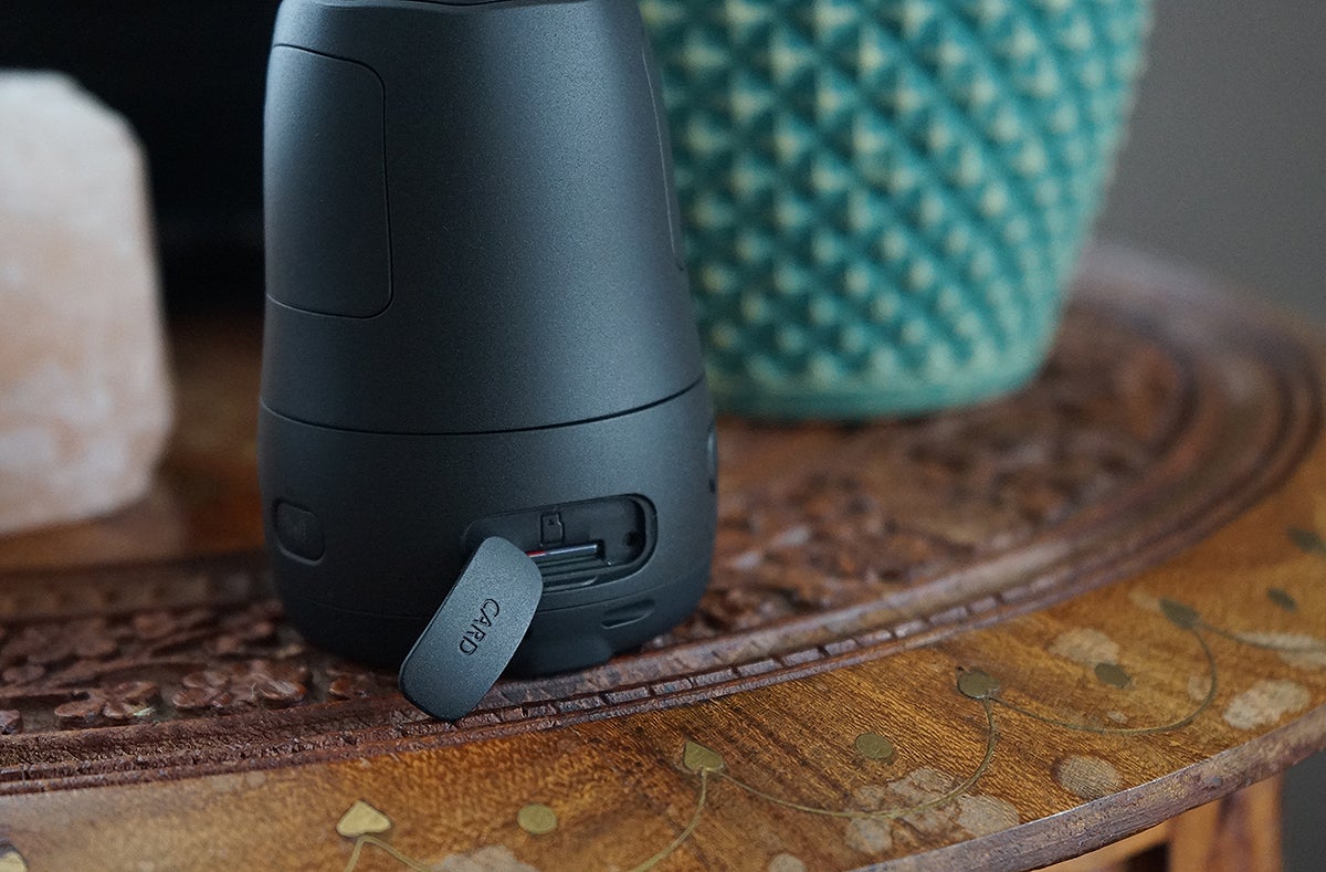 Un detalle de la ranura para tarjetas de memoria.