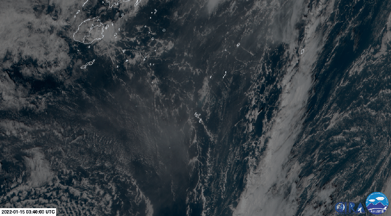 Erupción del sábado vista por el satélite Himawari-8 