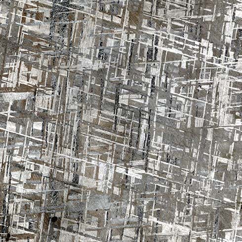 El patrón de Widmanstätten en un meteorito octoedrita de Namibia.