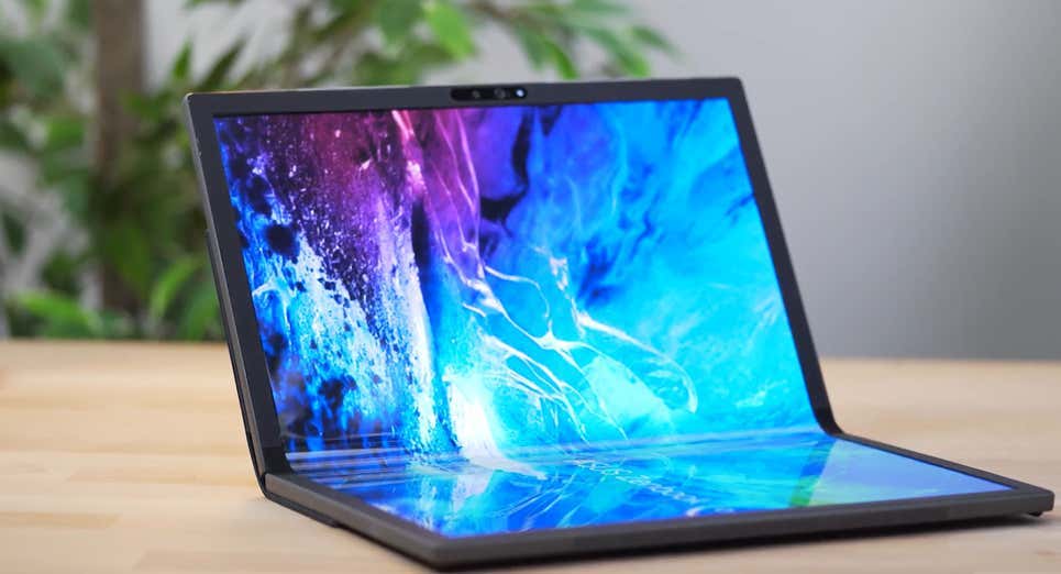 Asus ZenBook Fold 17 OLED.