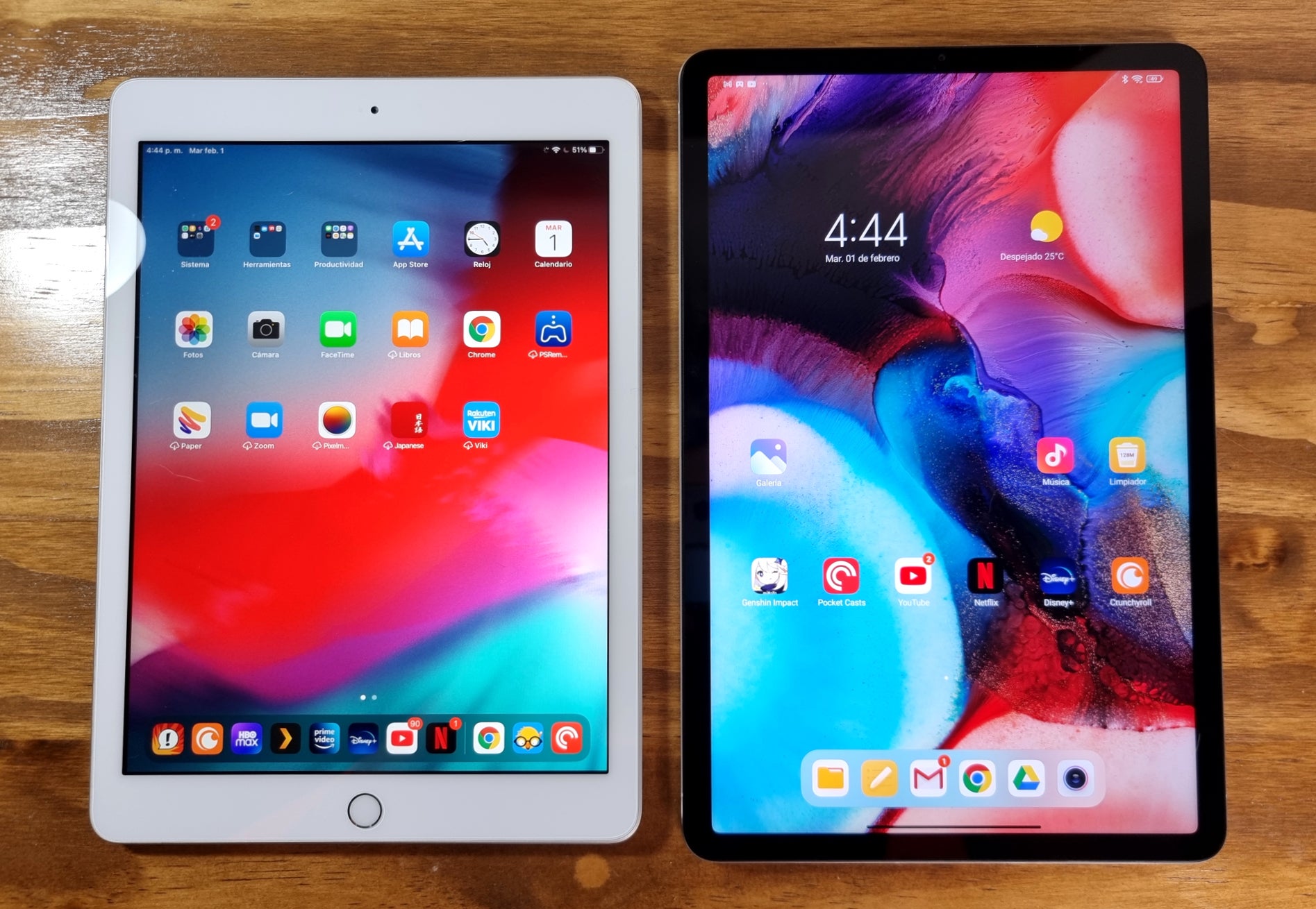 A la izquierda un iPad. A la derecha la Xiaomi Pad 5.