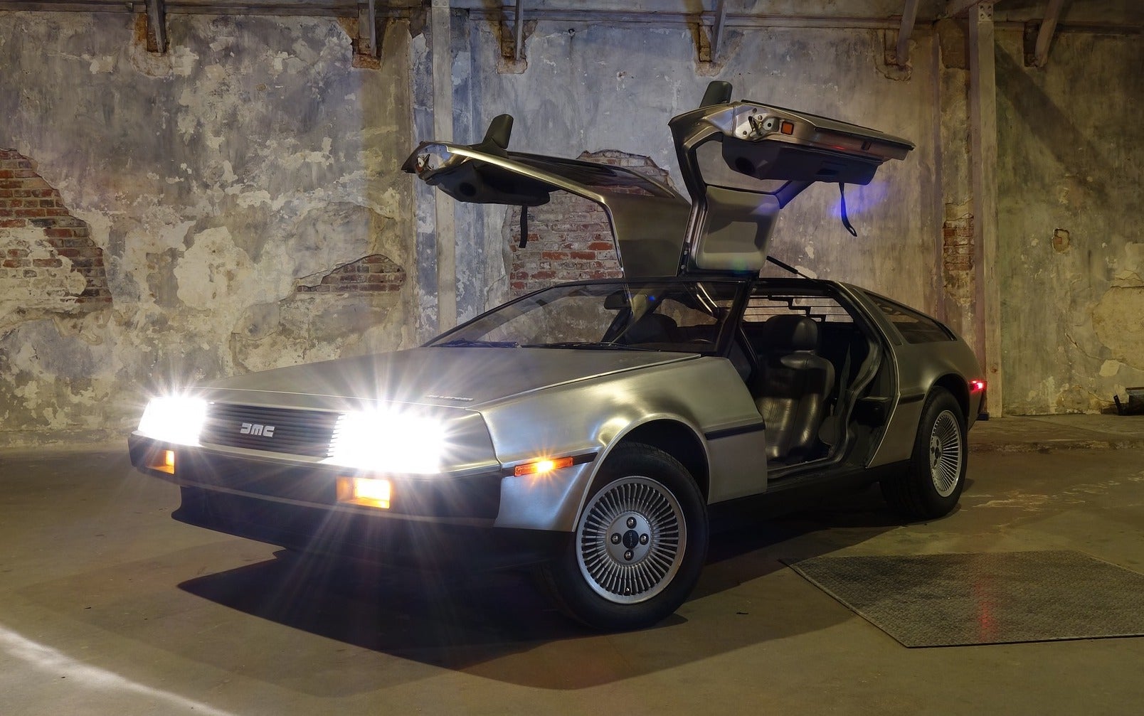 El DeLorean original.