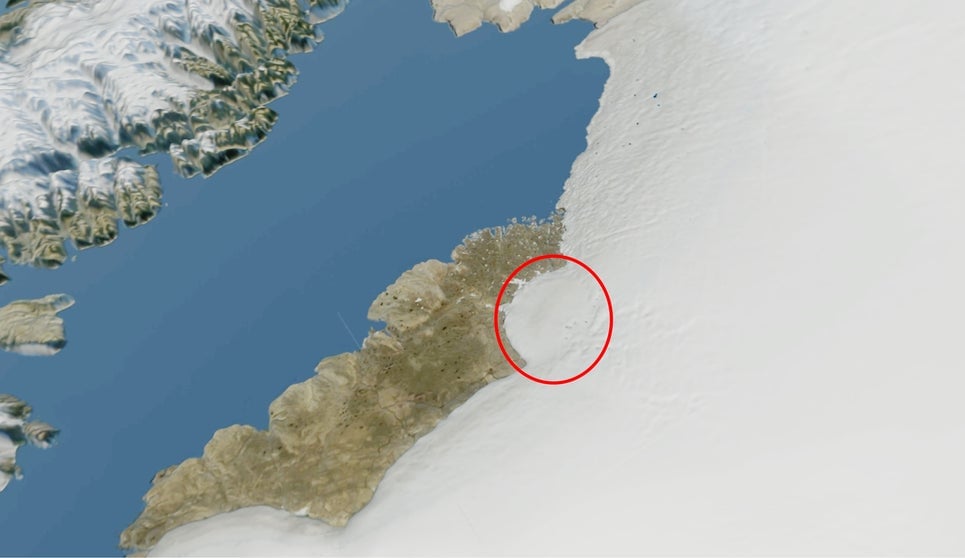 Lugar de impacto del meteorito, que dejó un cráter de casi 31km de ancho en noroeste de Groenlandia.