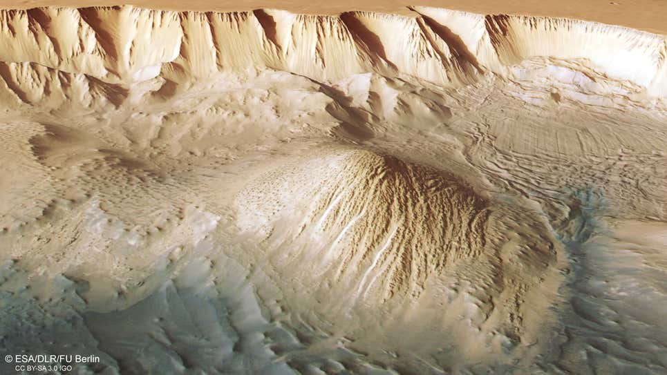 Vista en perspectiva de Tithonium Chasma, generada a partir de datos recopilados por Mars Express Orbiter.