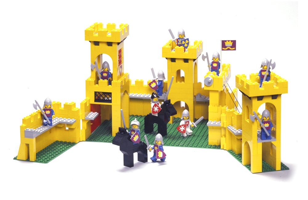 Screenshot: The Plastic Brick / Lego