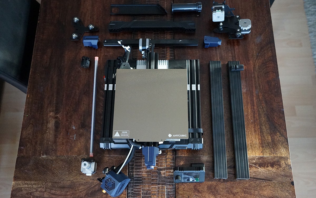 Un vistazo a las piezas de la Anycubic Kobra Go.