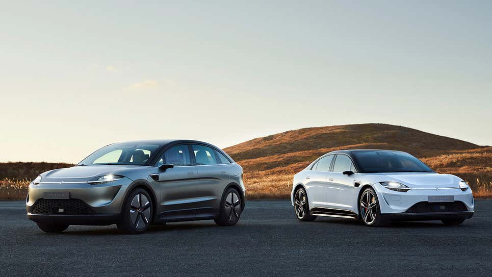 El Sony Vision-S 02 (izquierda) y el Sony Vision-S 01 (derecha)