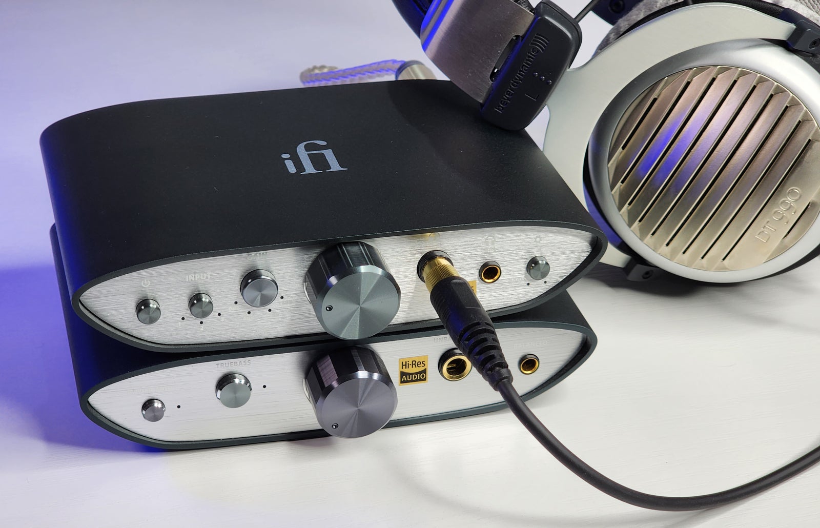 El Zen Can apilado sobre el Zen Dac V2.