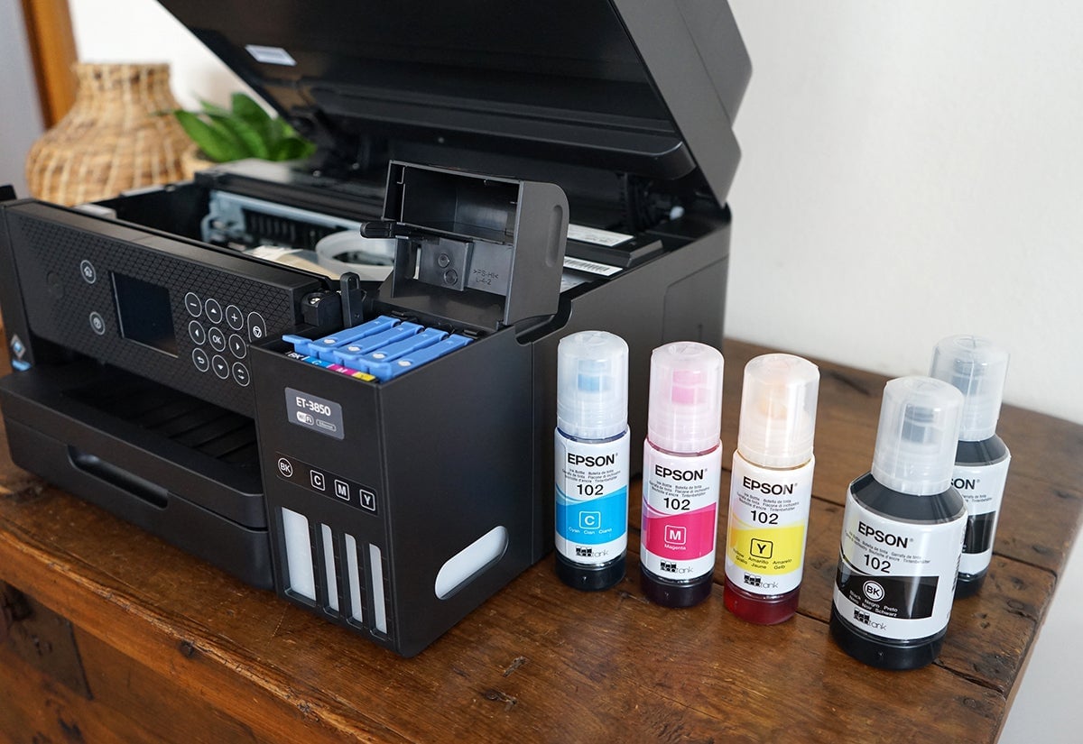 La ET-3850 viene con un cargamento de tinta.