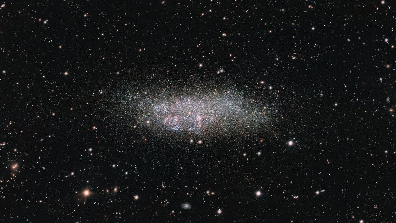 La galaxia Wolf-Lundmark-Melotte vista por el telescopio VLT.