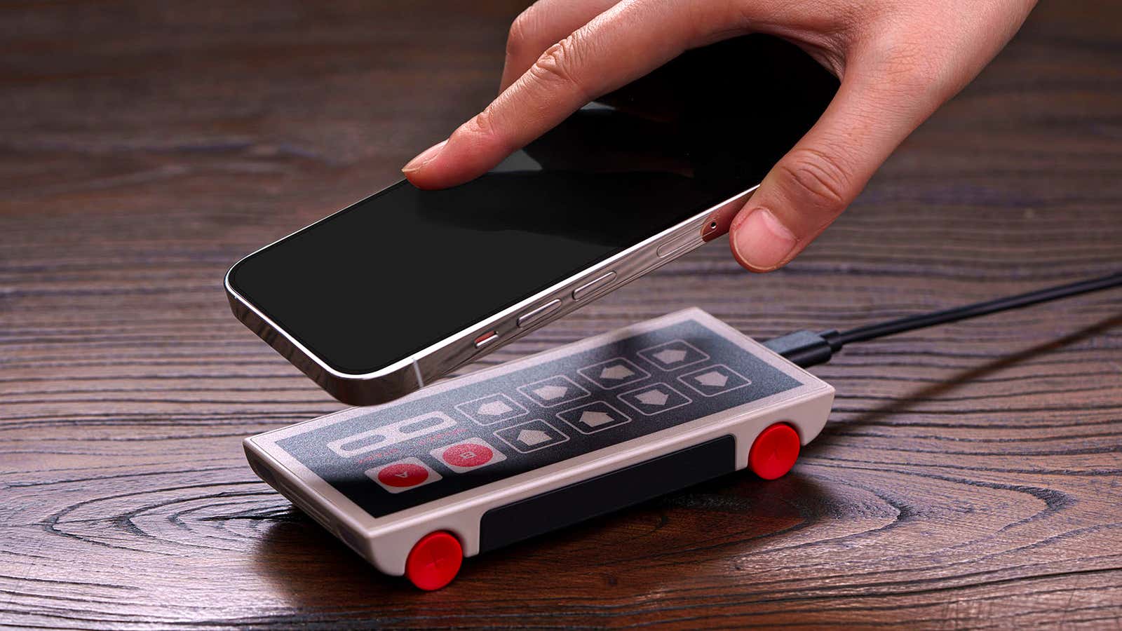 El mando de la NES convertido en cargador inalámbrico