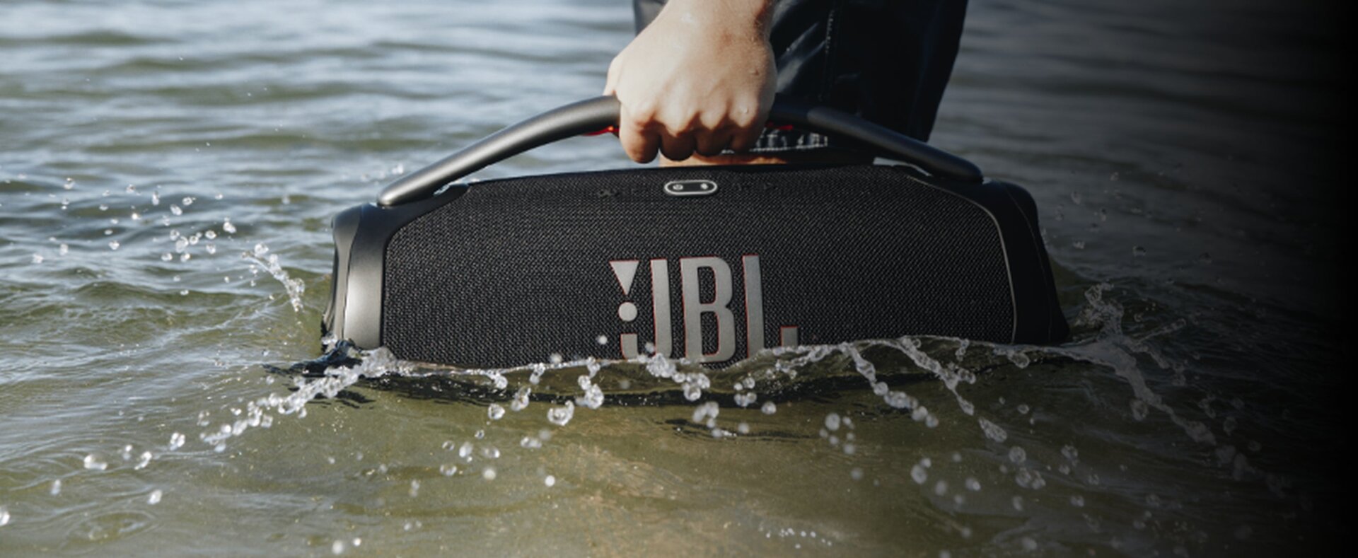 Sí, está metiendo en el agua un equipo de más de 500 euros y no pasa nada