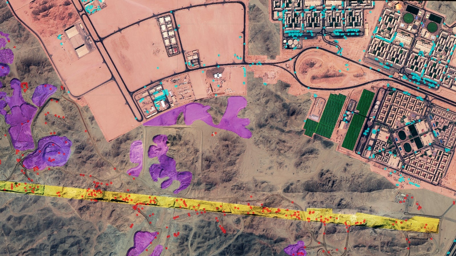 Las imágenes satelitales muestran equipos de excavación (puntos rojos), montículos de tierra (morado), la huella de The Line (amarillo) y el campamento de construcción principal (puntos azules, rosa y verde)