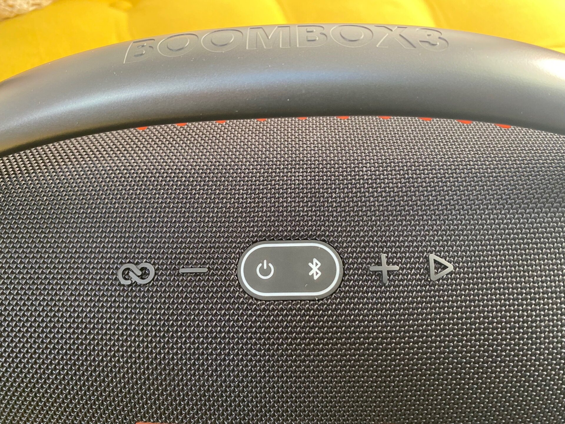 Botonera del frontal del altavoz