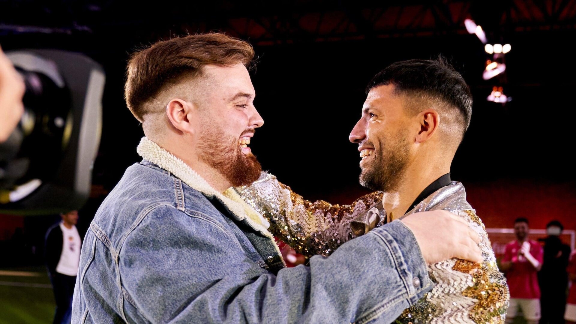 Ibai abraza a su rival, el nuevo jugador de Kunisports: el propio Kun Agüero