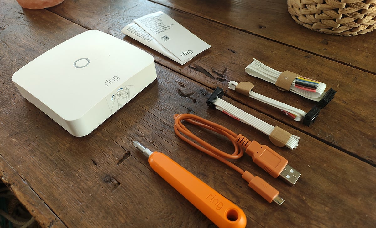 El contenido de la caja de Ring Doorbell puede resultar un poco imponente al principio.