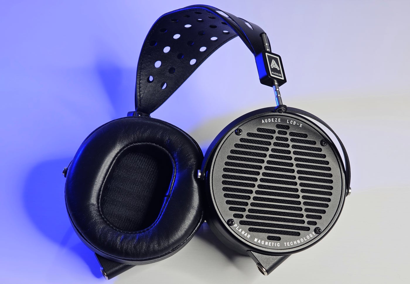 Las almohadillas son extremadamente espaciosas y acolchadas, lo que ofrece una mayor comodidad al usarlos.