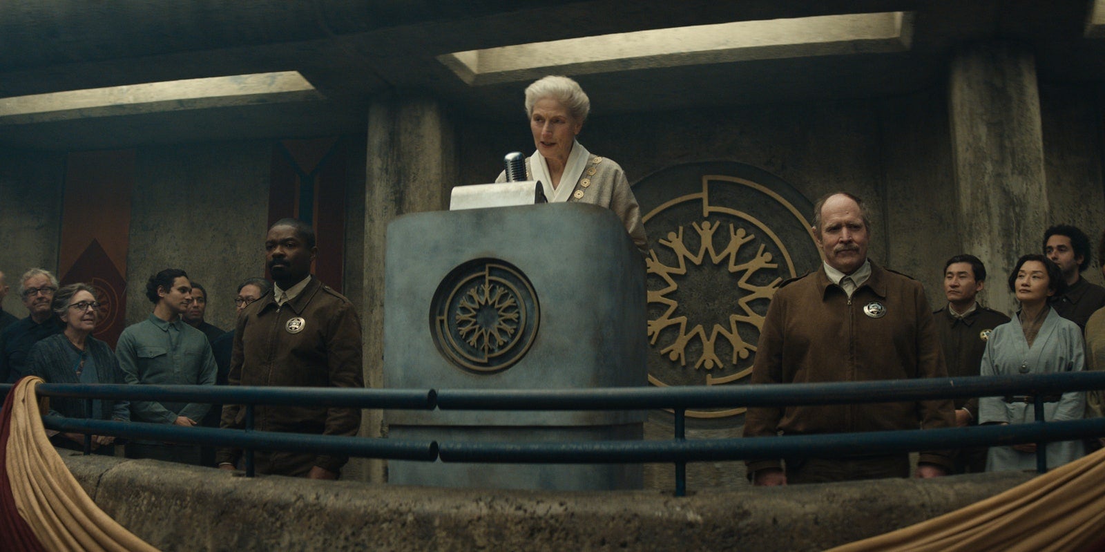 El Silo tiene un gobierno elegido de forma democrática, pero por supuesto, hay otros poderes en las sombras.