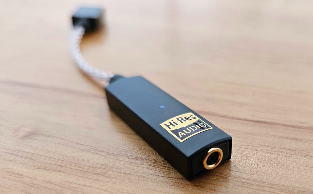 El Go Link solo tiene un puerto de 3.5 mm no balanceado para auriculares.