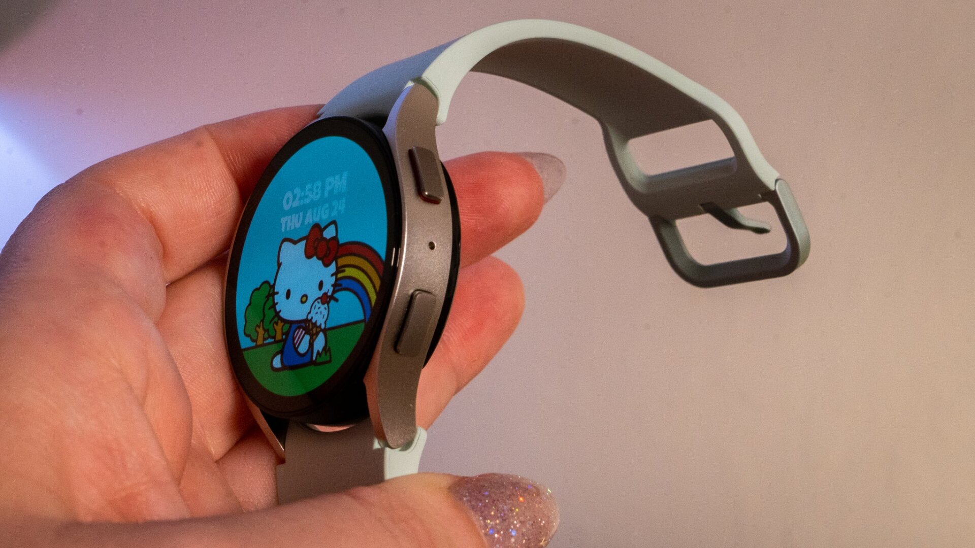 El lateral del Galaxy Watch 6 tiene los mismos dos botones que el Galaxy Watch 4/5.