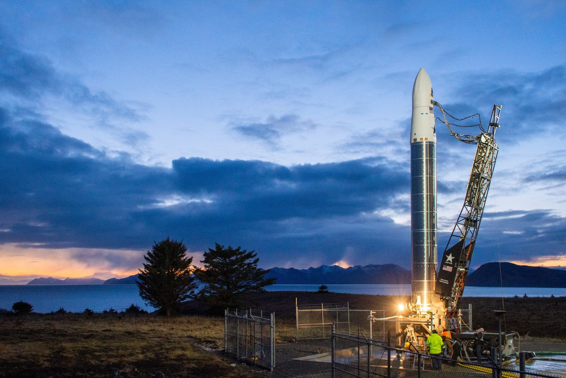 El cohete Rocket 3.3 de Astra antes de lanzamiento el 20 de noviembre de 2021.