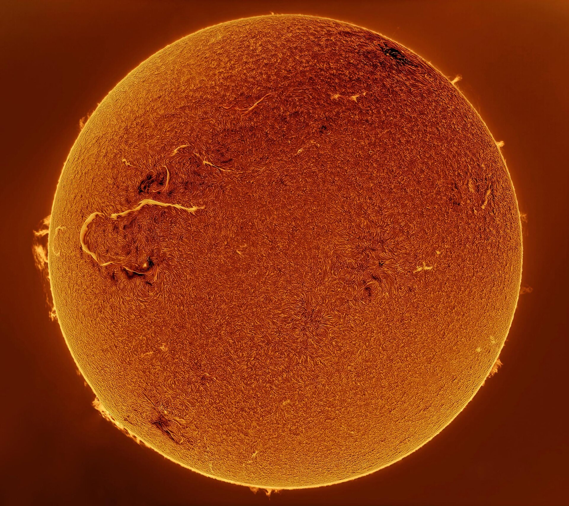 Una llamarada solar en el Sol.