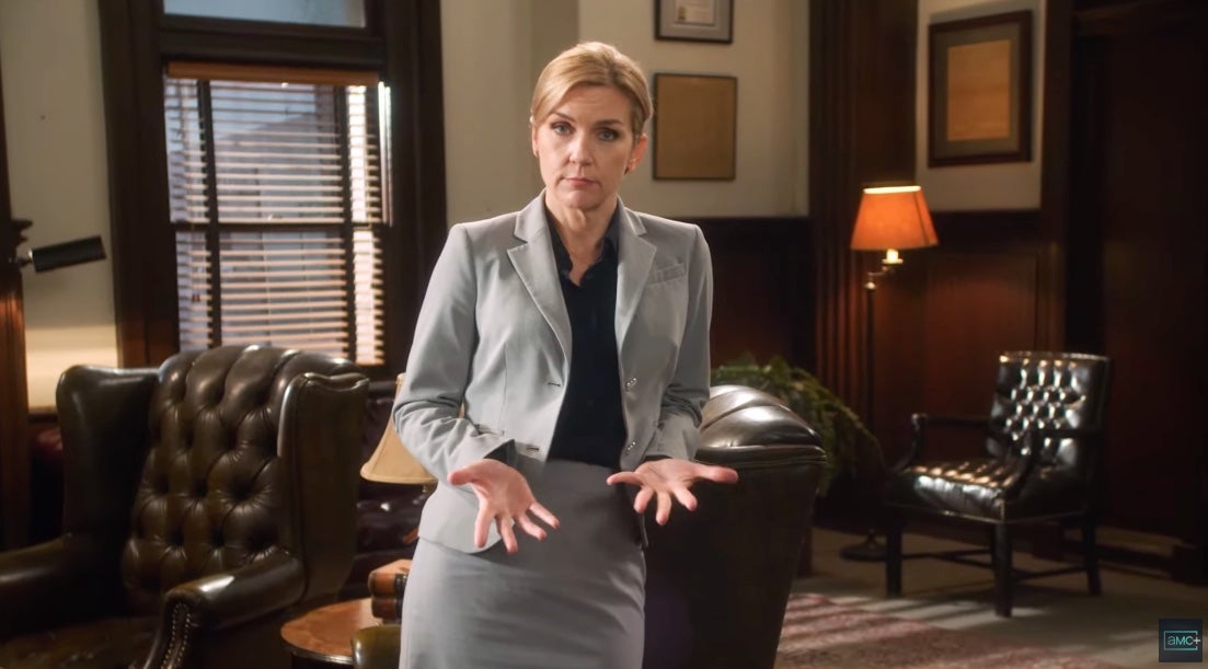 Rhea Seehorn como Kim Wexler en una promoción de Mejor llama a Saúl.