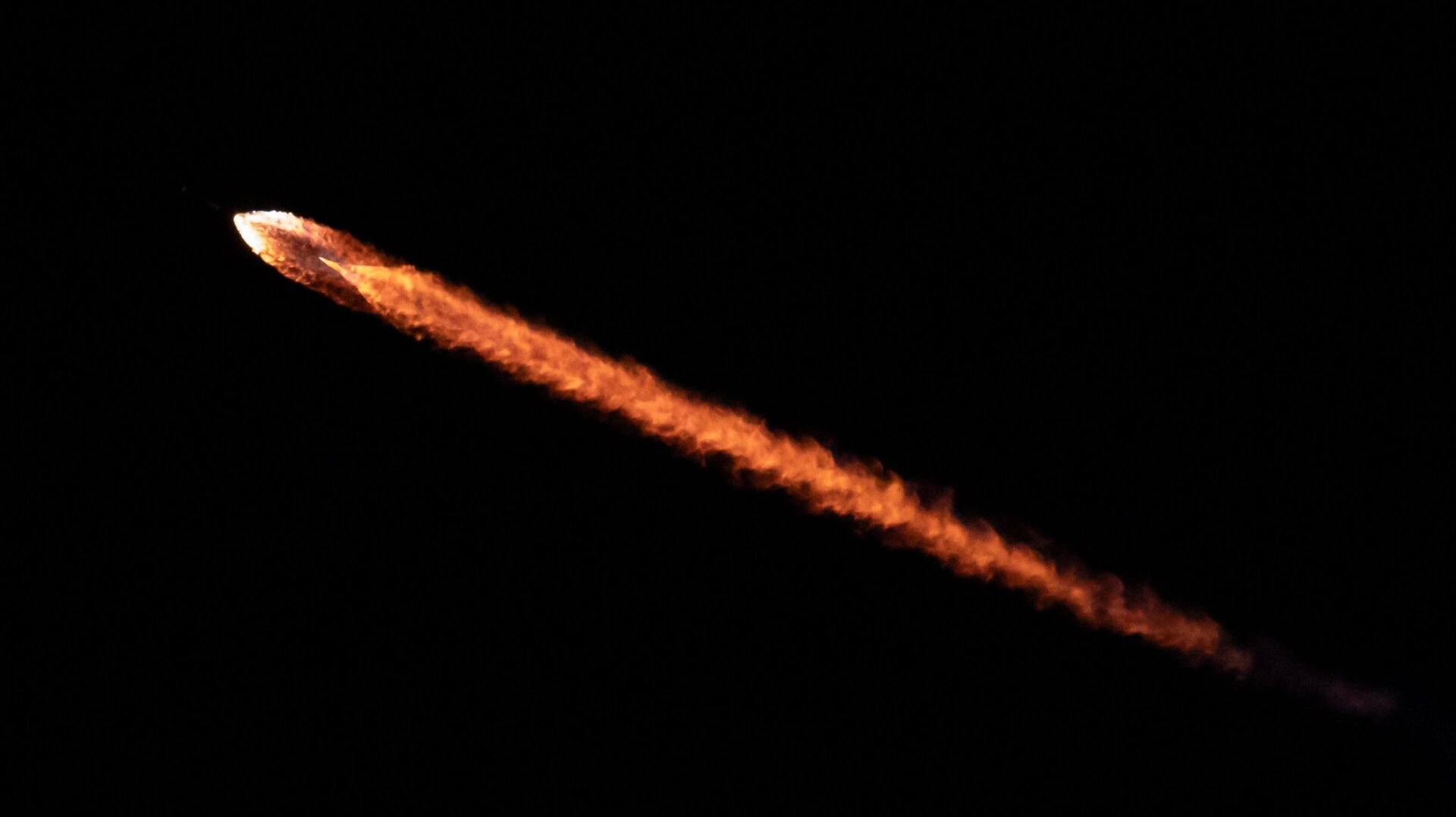 El cohete Falcon 9 de SpaceX lanza 21 satélites Starlink a la órbita el 12 de septiembre.