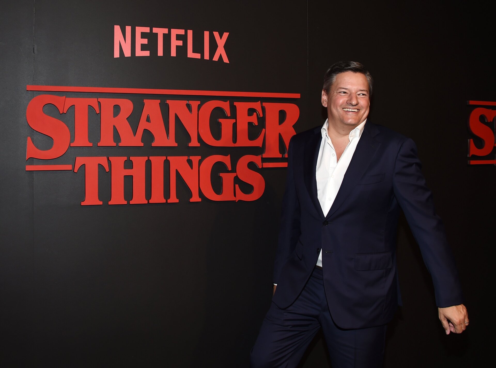 Sarandos en un evento de Stranger Things.