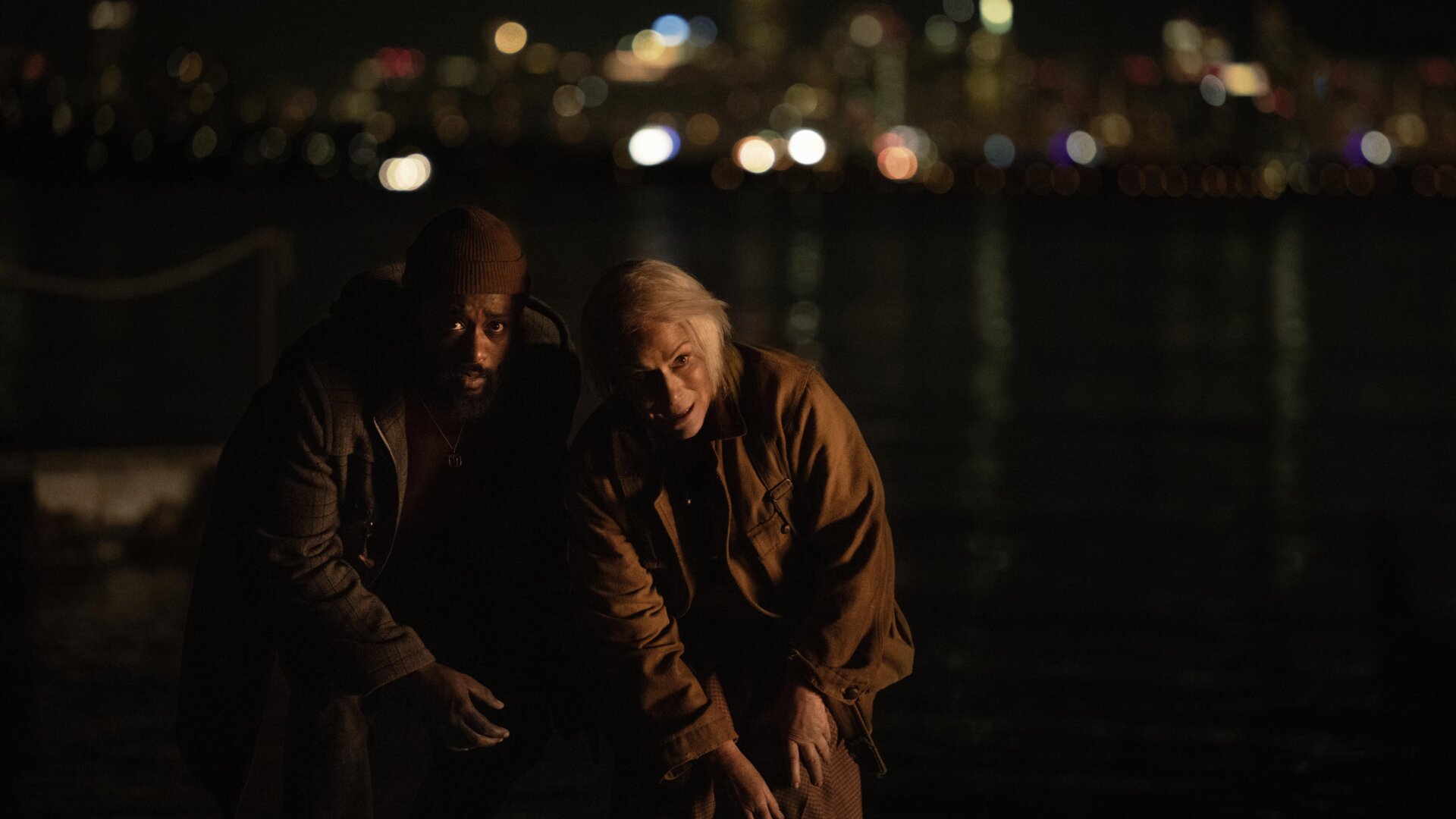 LaKeith Stanfield y Jane Kaczmarek como Apolo y Cal in El cambiante.