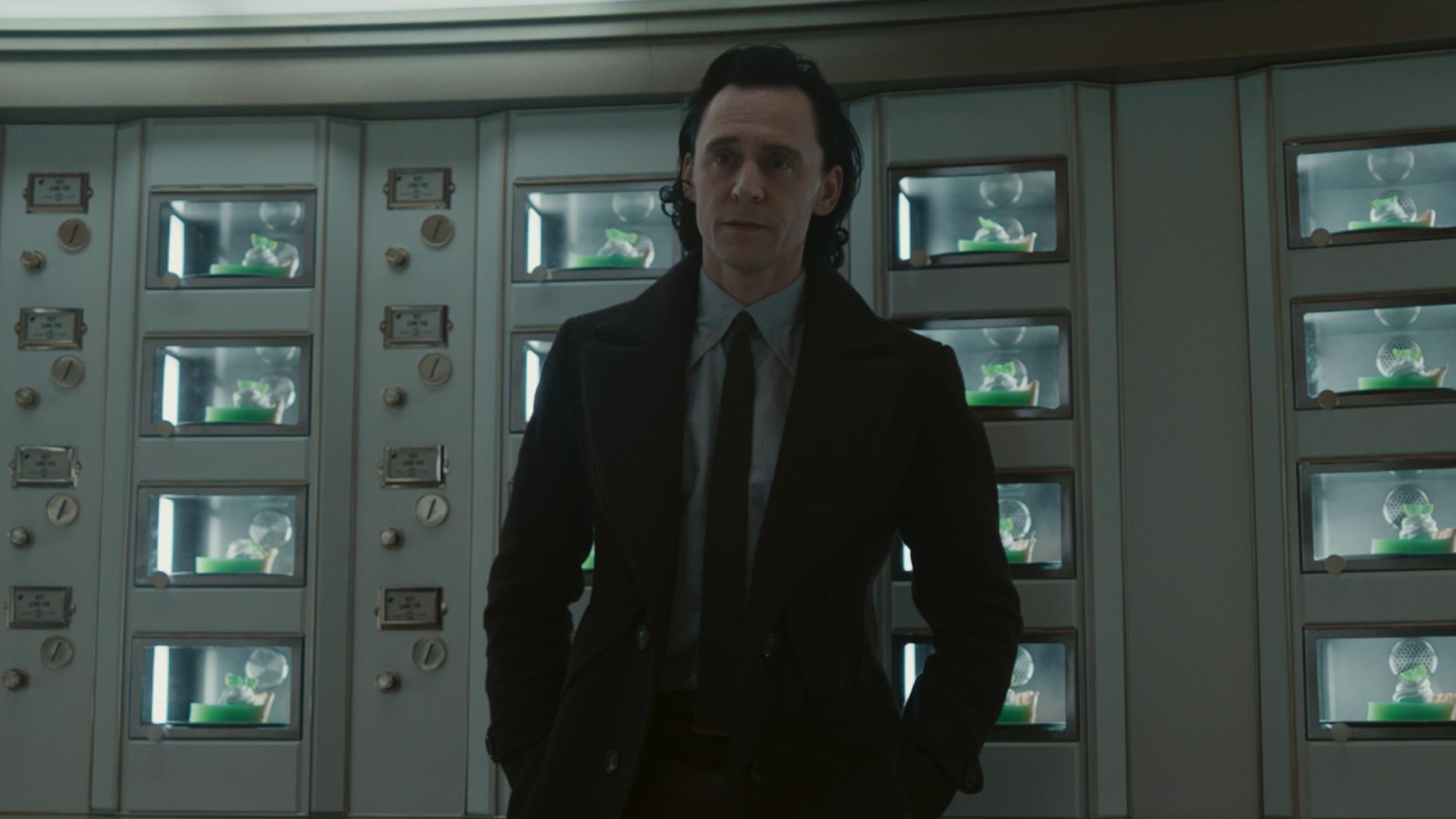 Tom Hiddleston está de vuelta como Loki.