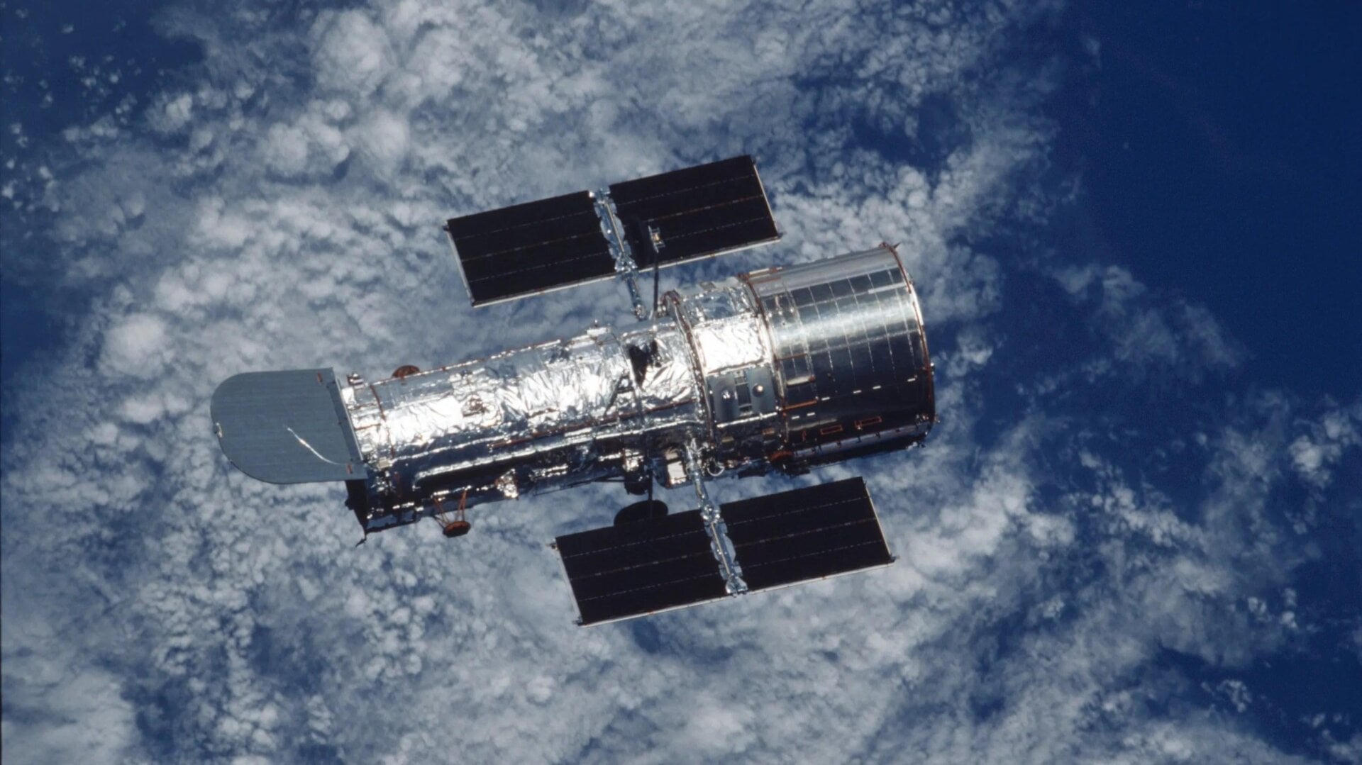 El Telescopio Espacial Hubble fue lanzado en abril de 1990.