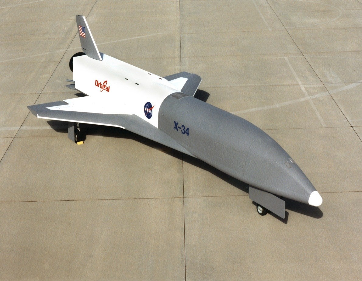 Un X-34 sin tripulación en la pista. 