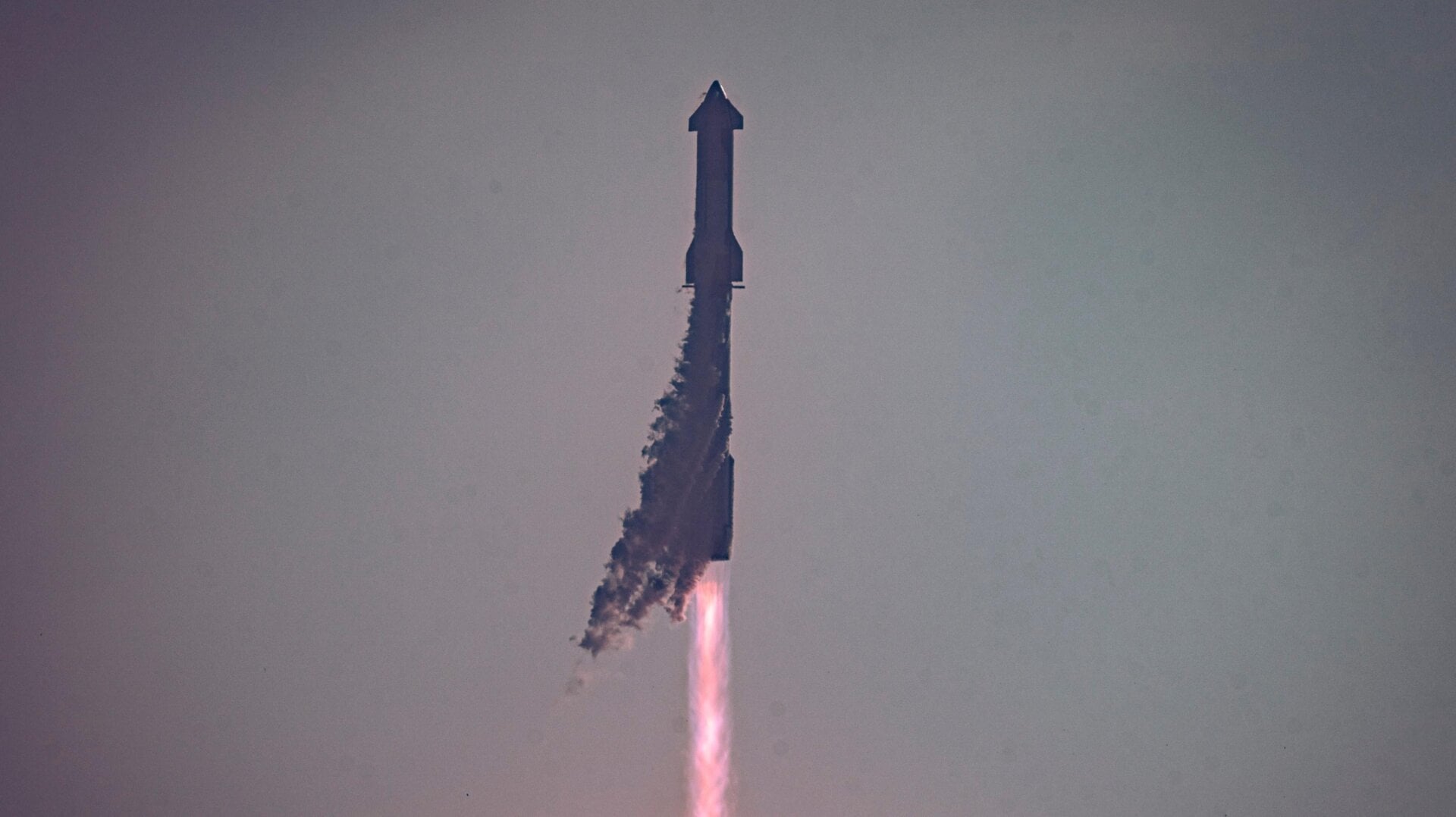 Starship durante su prueba inaugural el 20 de abril de 2023.