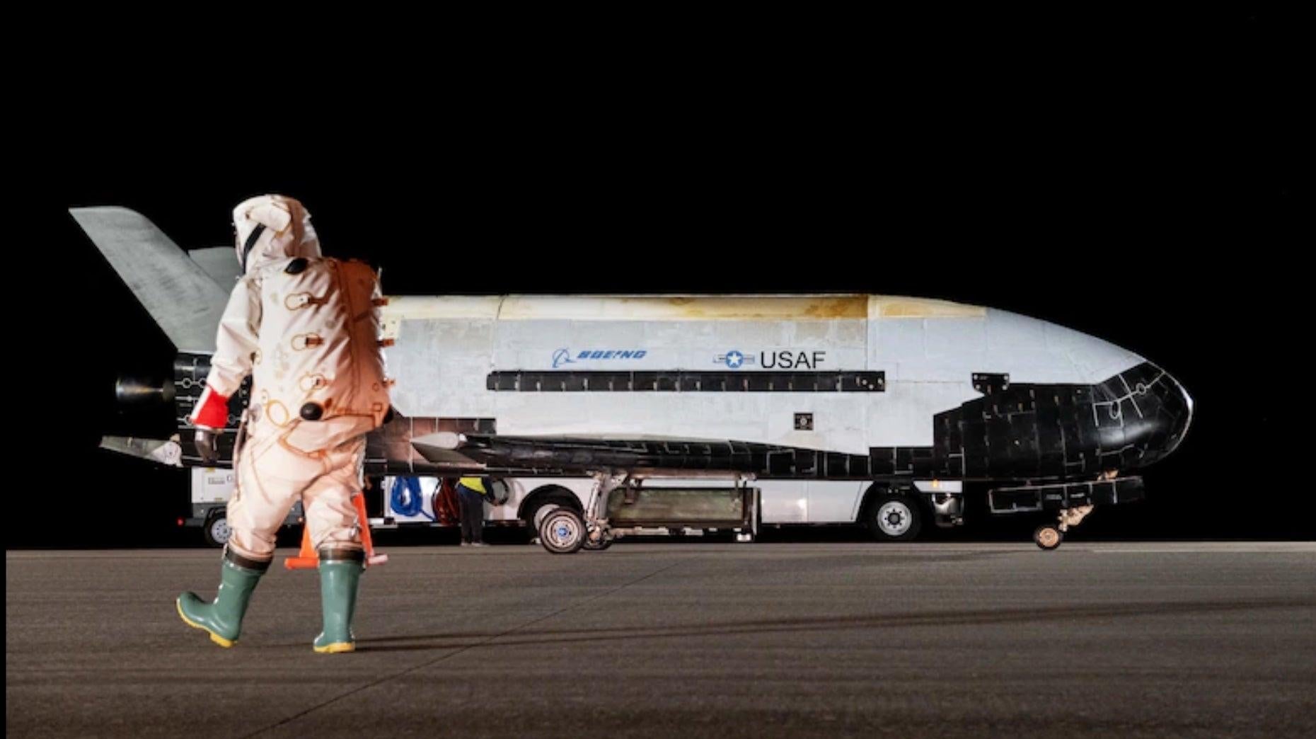 El avión espacial no tripulado aterrizó en las instalaciones de aterrizaje del transbordador del Centro Espacial Kennedy de la NASA en noviembre de 2022.