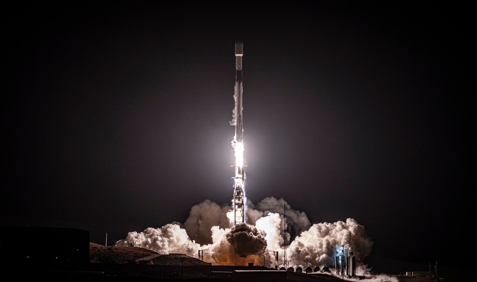 Lanzamiento del prototipo de tecnología de satélite de Internet Varuna de Boeing, 5 de septiembre de 2022.