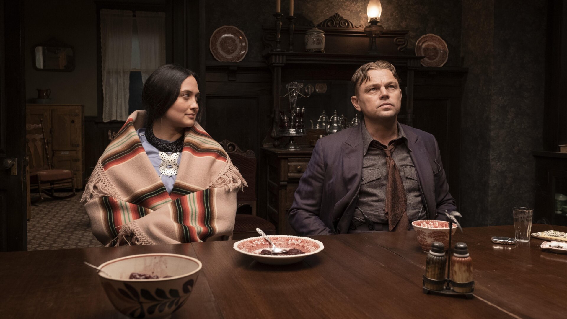 Lily Gladstone y Leonardo DiCaprio en “Los asesinos de la flor de la luna”.