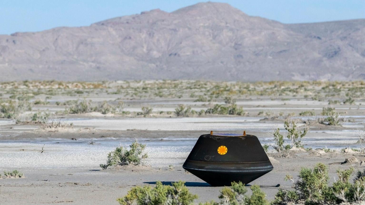 La cápsula de muestra OSIRIS-REx aterrizó en la Tierra en septiembre.