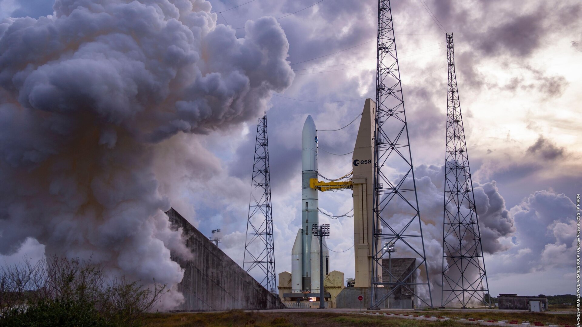 Ariane6 enciende sus motores durante una prueba reciente. 